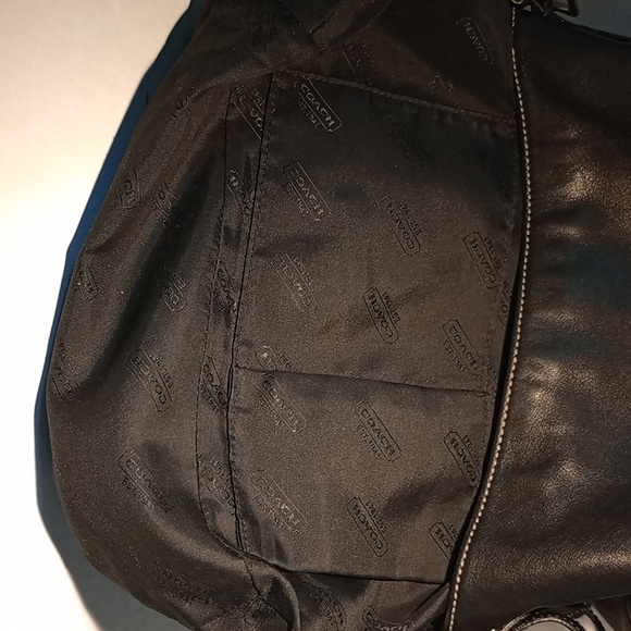 Vtg Coach flat top leather shoulder bag. Black - Picture 9 of 10